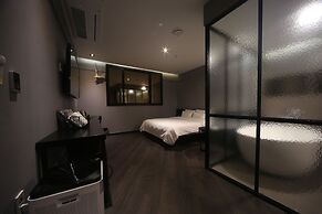 Brown Dot Hotel Beomil