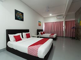 OYO 43993 Madsuite