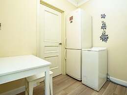 Apartment - Artsymovicha 5k1