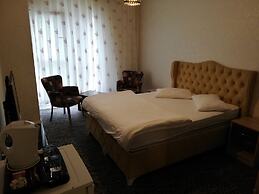 Pin Suites