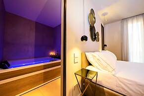Elite Accommodations & Hydromassage Pool
