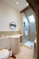 Eckington Manor