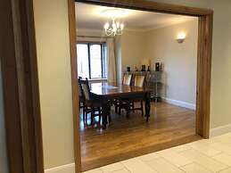 Discreet Luxury, Super House!