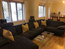 Discreet Luxury, Super House!