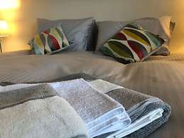 Discreet Luxury, Super House!