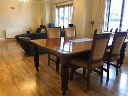 Discreet Luxury, Super House!