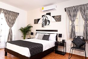 Santa Fe Studios and Suites by the Spot