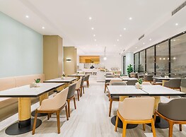 Atour Hotel Dianchi Kunming