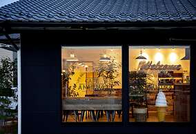 cafe & stay CASTANA