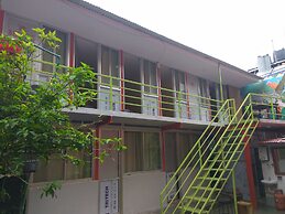 Beehive Hostel