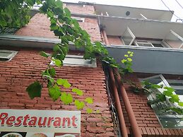 Beehive Hostel