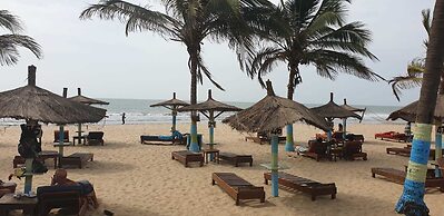 Kunta Kinteh Beach Complex