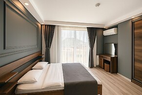 On4 Rooms & Suites