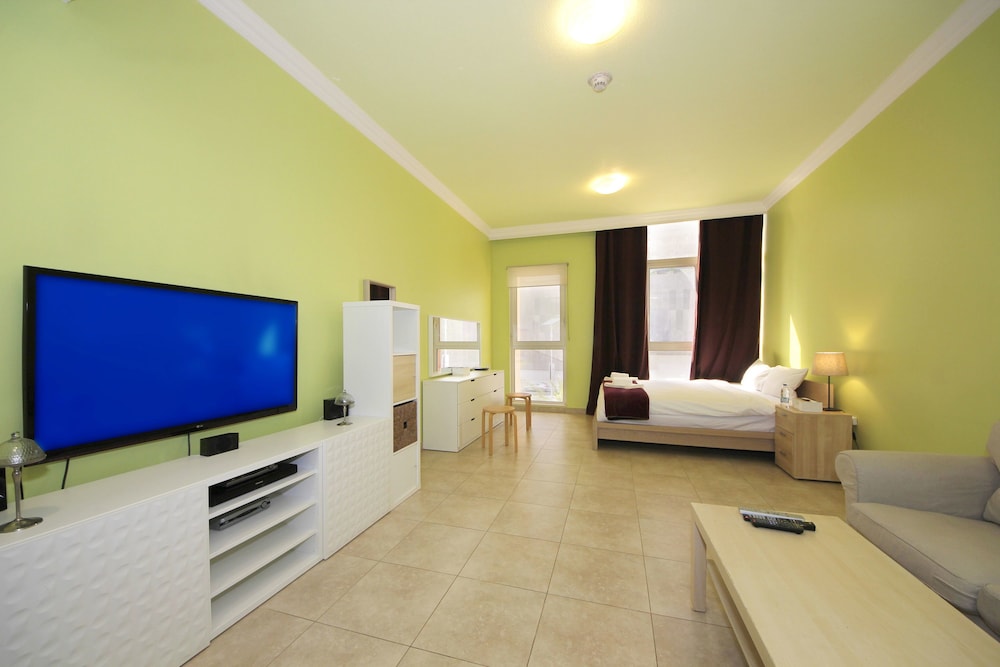 Signature Holiday Home - Venetian