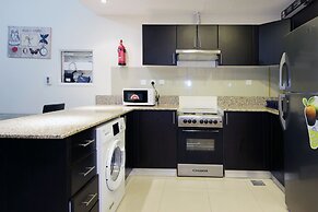 Signature Holiday Home - Red Residence