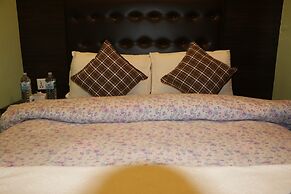 Hotel Happy Home