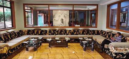 Summit Lodge