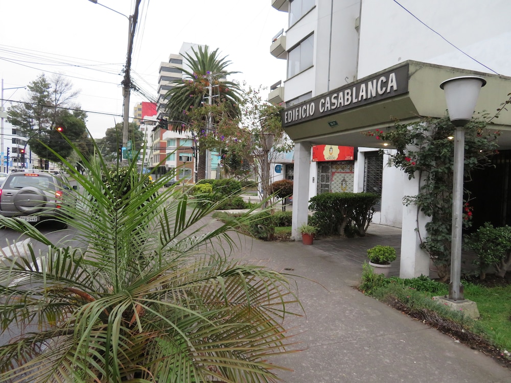 Suite and Apartment Well Located In Quito
