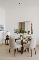 Fantastay Marina Gate Tower