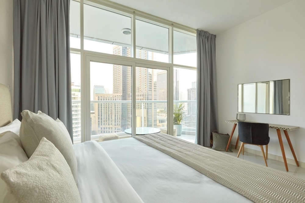 Fantastay Continental Towers