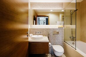 FantaStay Claren Tower 1