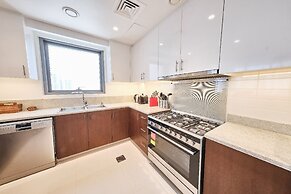 FantaStay Claren Tower 1