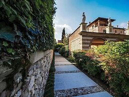 Corte Merighi Charming Rooms & Breakfast