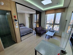 The Mark Sokcho Residence