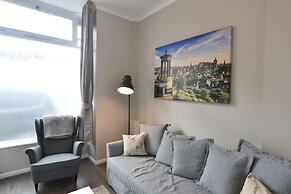 First Pleasance Luxury Apartment