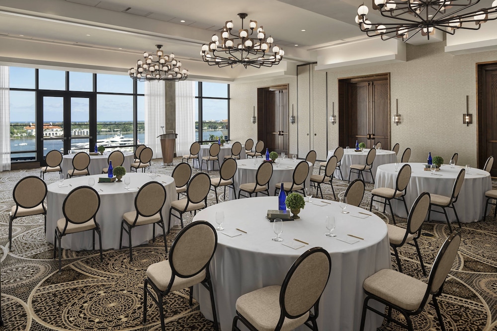 The Ben West Palm, Autograph Collection