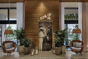The Ben West Palm, Autograph Collection