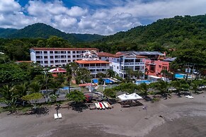 2br/2ba Unit in Exclusive Community