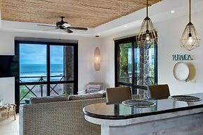 Oceanfront Penthouse / Upscale Roof Terrace
