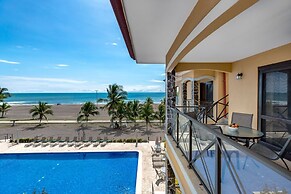 Amazing Seaside Penthouse With Rooftop Terrace