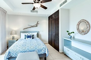 3br/2.5ba Designer Condo in Beachfront Community
