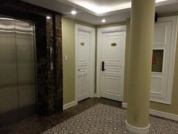 Dragon Hotel