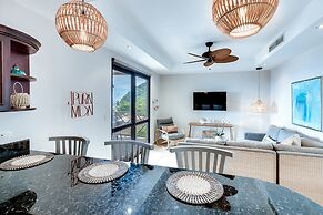 5th Flr Ocean View Penthouse With 2 Level Balcony