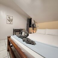 Hotel Sisters Inn  Moalboal