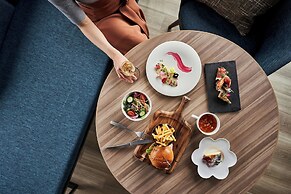 Courtyard by Marriott Osaka Honmachi
