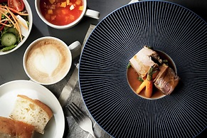 Courtyard by Marriott Osaka Honmachi