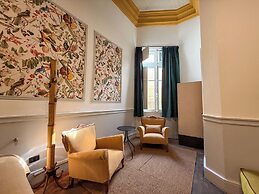 Happy House Hostel