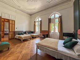 Happy House Hostel