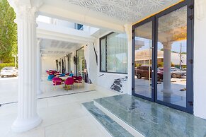W Regal Boutique&Spa