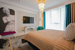 W Regal Boutique&Spa