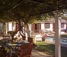 Three Palms Luxury Cottage