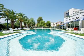 Executive Luxury Hotel