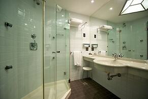 Executive Luxury Hotel