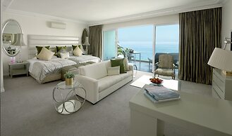 The Clarendon - Bantry Bay