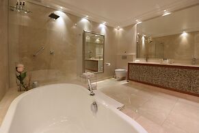 The Clarendon - Bantry Bay