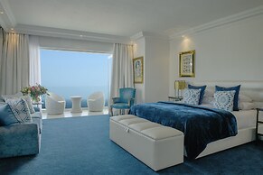 The Clarendon - Bantry Bay
